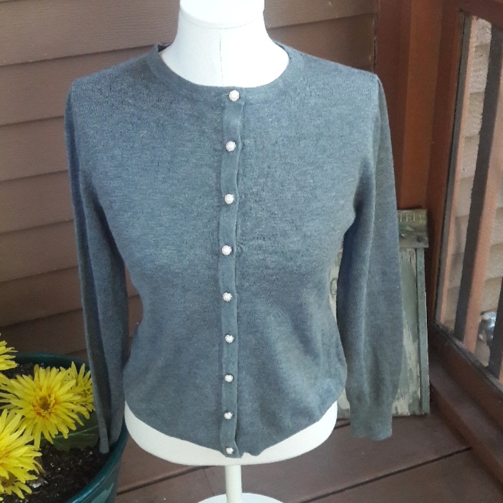 Melrose Chic grey pearl buttons cardigan M
